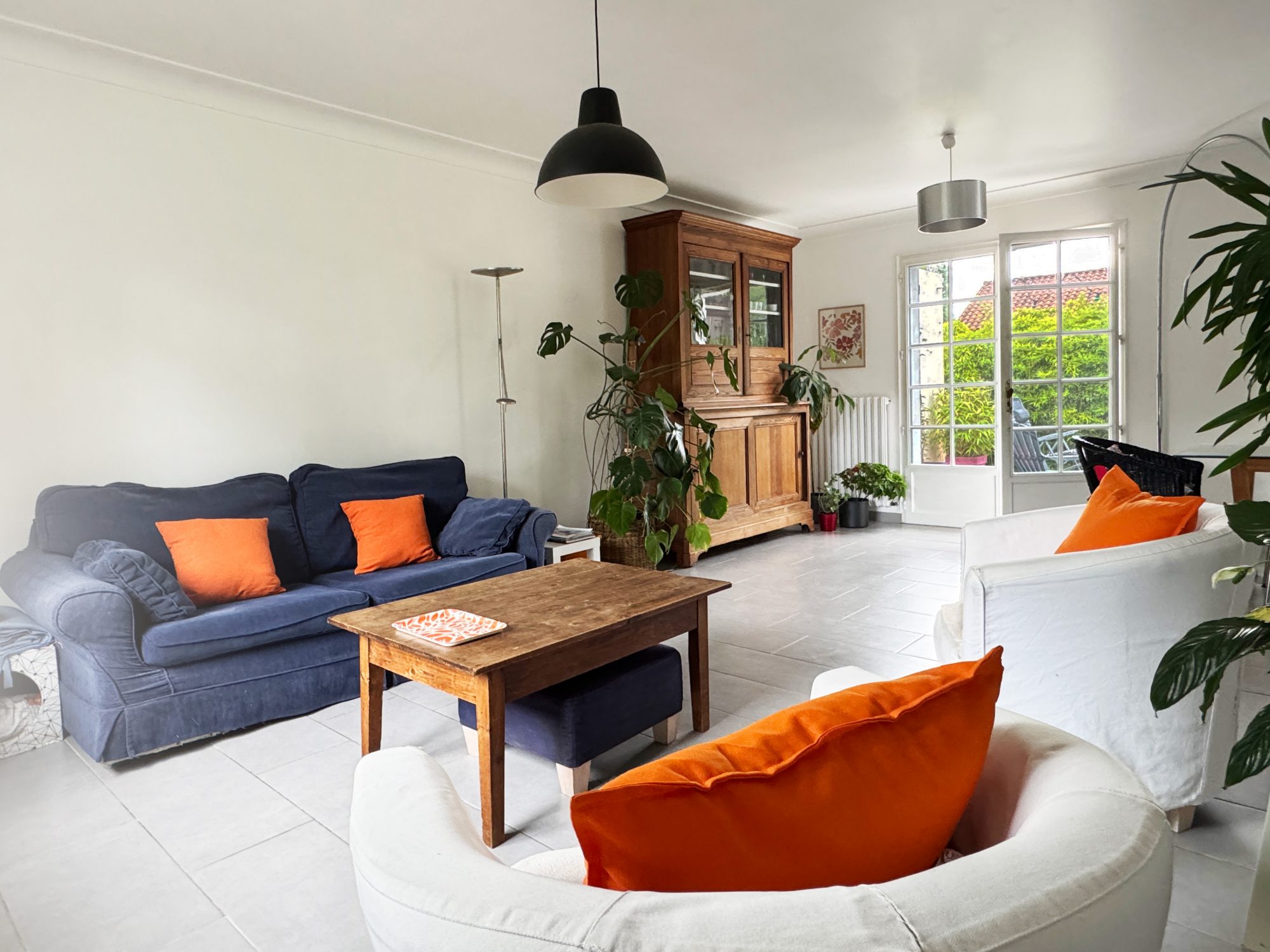 Clémence, Maison familiale