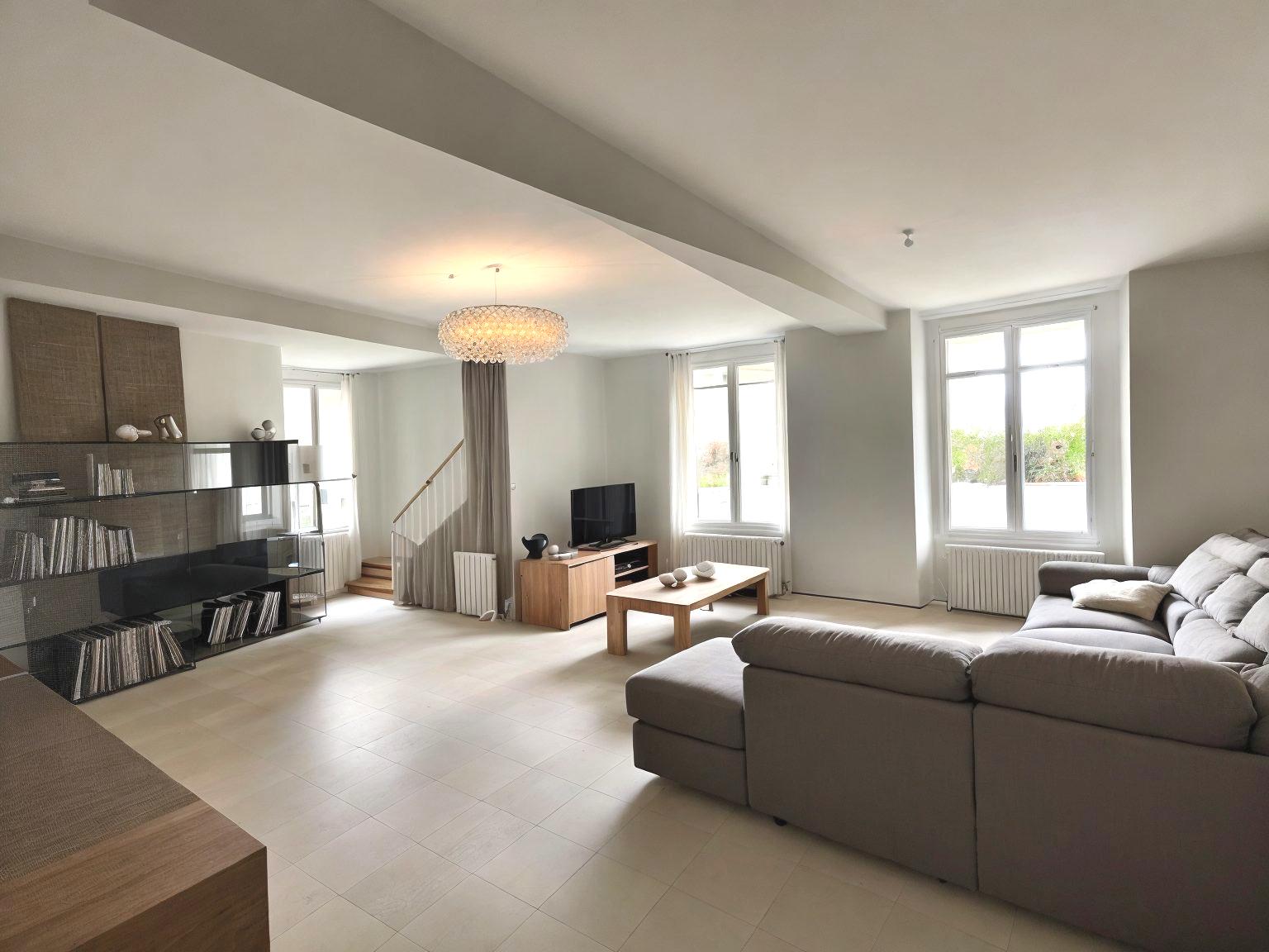 EXCEPTIONNEL, BIEN RARE